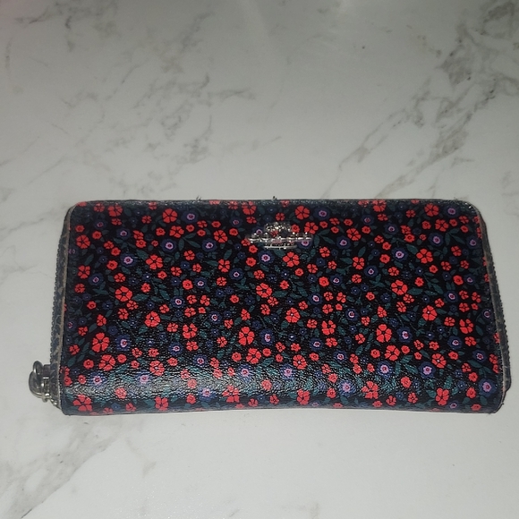 Coach Handbags - Coach Continental Zip Wallet  "Ranch Floral"